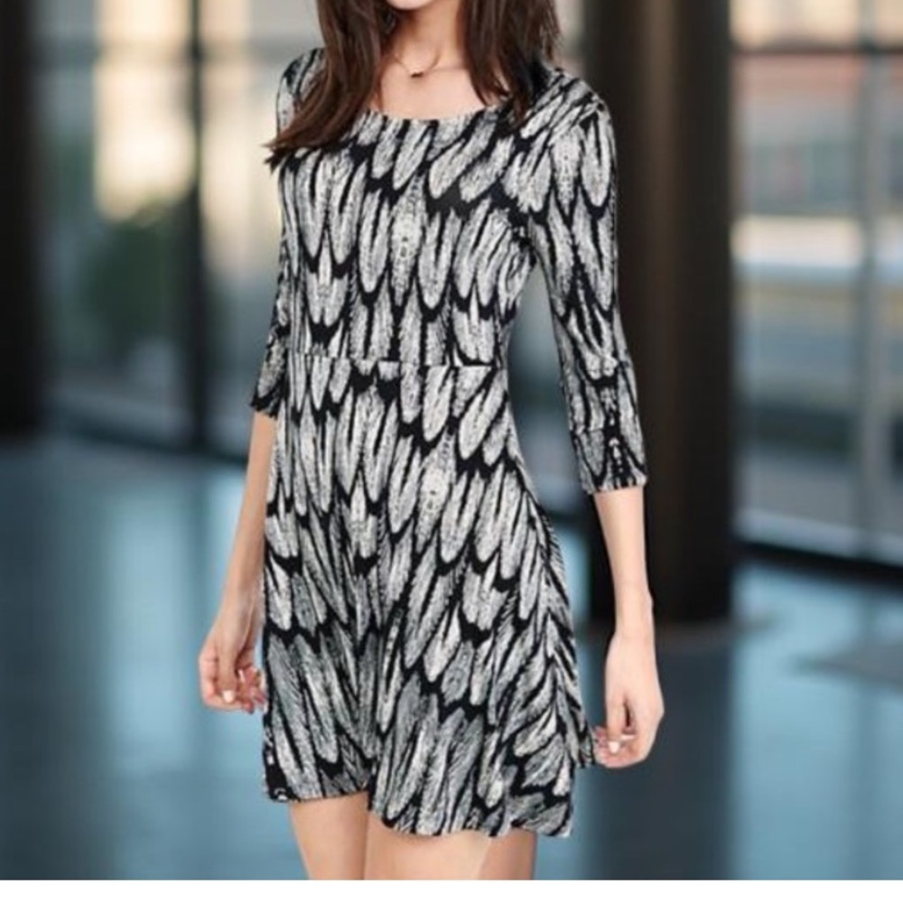 Express Black White Feather Print Dress Womens Large Long Sleeve Chic Elegant